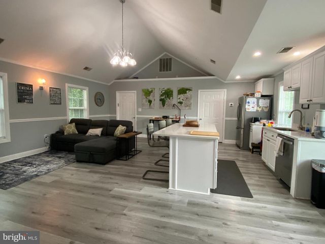 522 W KING ST, Martinsburg, WV 25401