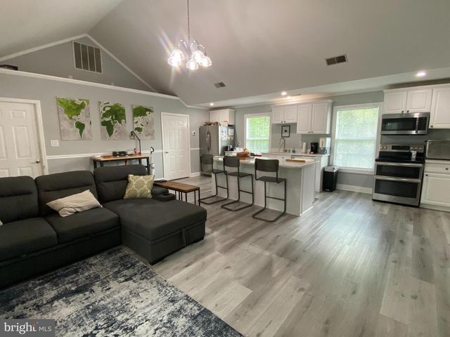 522 W KING ST, Martinsburg, WV 25401