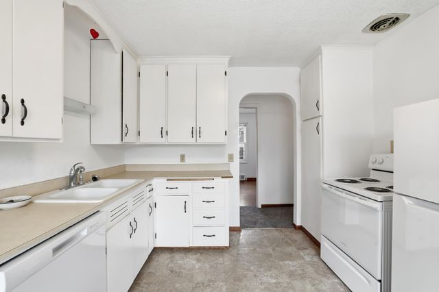 4459 28th Avenue S, Minneapolis, MN 55406