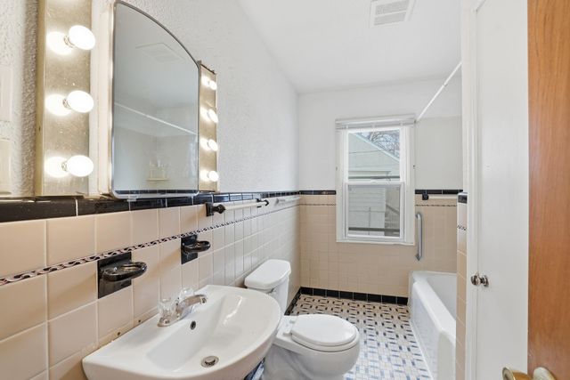 4459 28th Avenue S, Minneapolis, MN 55406