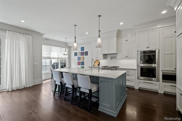 615 W Brown Street, Birmingham, MI 48009