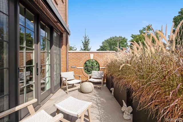 615 W Brown Street, Birmingham, MI 48009