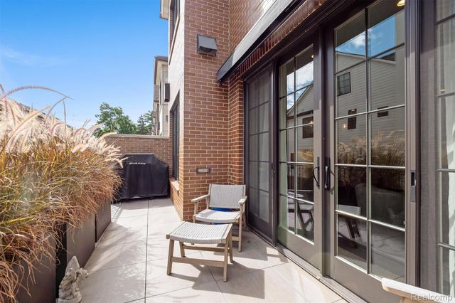 615 W Brown Street, Birmingham, MI 48009