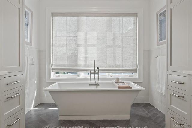 615 W Brown Street, Birmingham, MI 48009