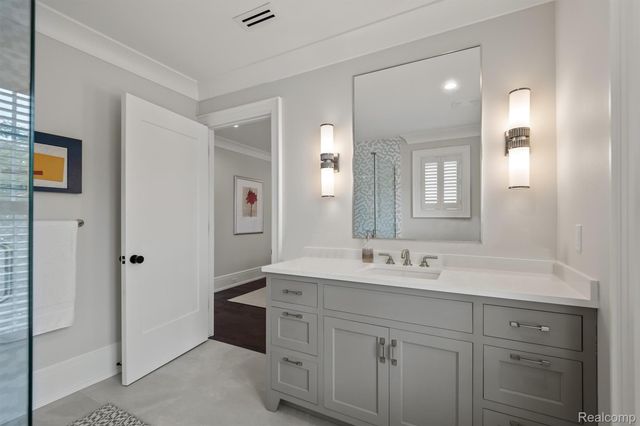 615 W Brown Street, Birmingham, MI 48009