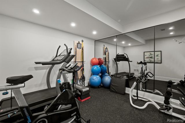 615 W Brown Street, Birmingham, MI 48009