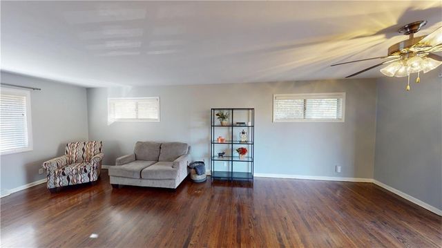 4542 W 50th Street, Roeland Park, KS 66205