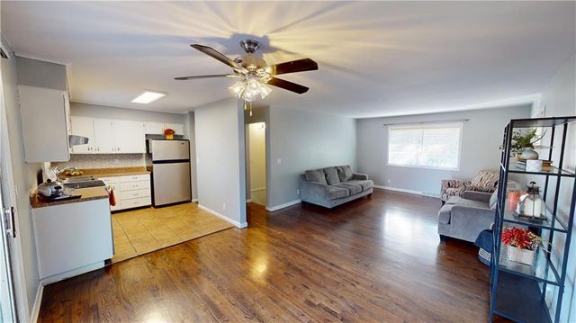 4542 W 50th Street, Roeland Park, KS 66205