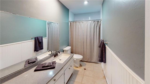 4542 W 50th Street, Roeland Park, KS 66205