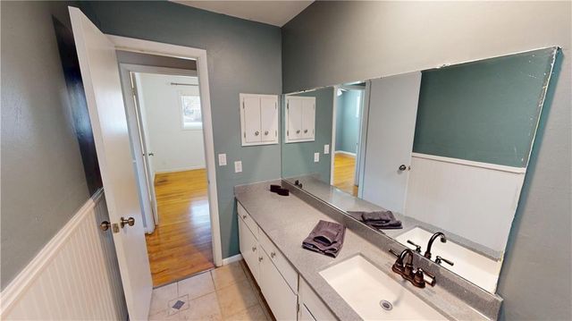 4542 W 50th Street, Roeland Park, KS 66205