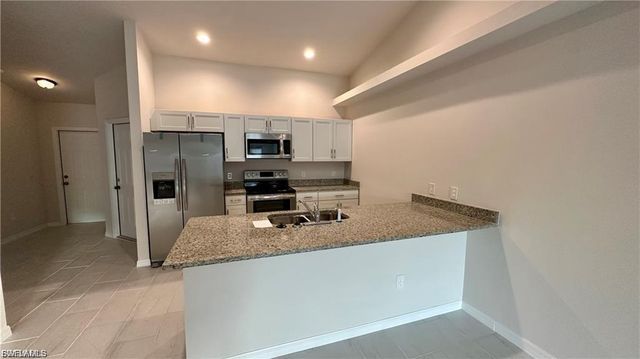 526 NE 25th AVE, Cape Coral, FL 33909