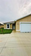 526 NE 25th AVE, Cape Coral, FL 33909