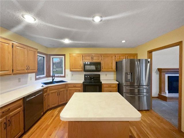 4705 Creek Side Lane, Blue Springs, MO 64015