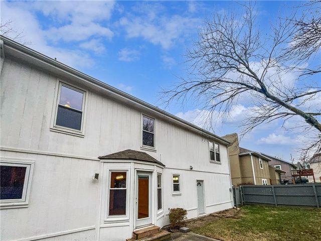 4705 Creek Side Lane, Blue Springs, MO 64015