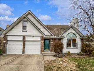 4705 Creek Side Lane, Blue Springs, MO 64015