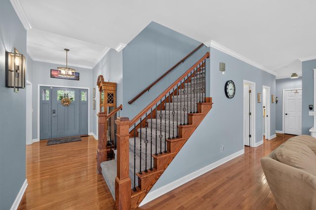 94 Scotscraig Drive, Valparaiso, IN 46385