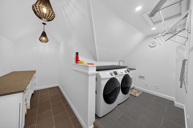 94 Scotscraig Drive, Valparaiso, IN 46385