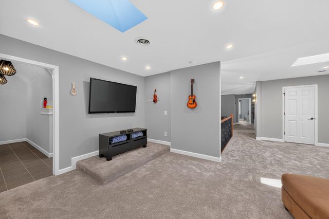 94 Scotscraig Drive, Valparaiso, IN 46385