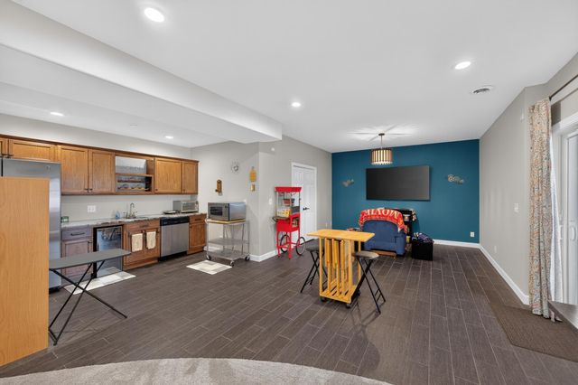 94 Scotscraig Drive, Valparaiso, IN 46385