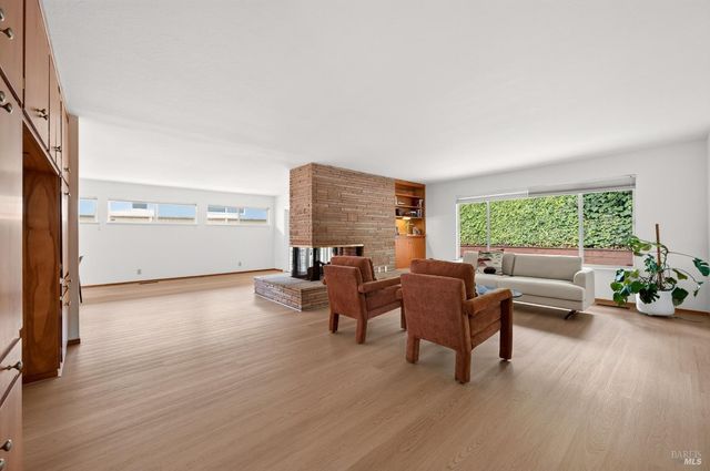 411 Valle Vista Ave, Vallejo, CA 94590