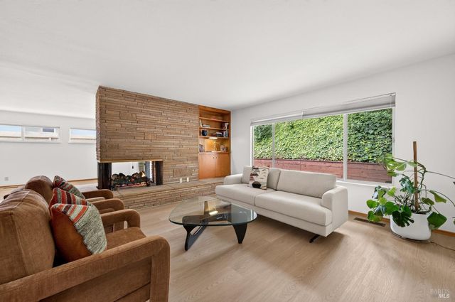 411 Valle Vista Ave, Vallejo, CA 94590