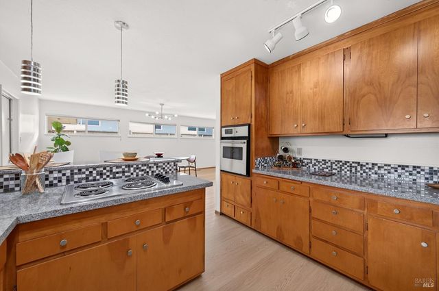 411 Valle Vista Ave, Vallejo, CA 94590