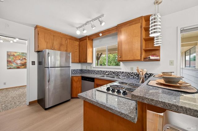 411 Valle Vista Ave, Vallejo, CA 94590