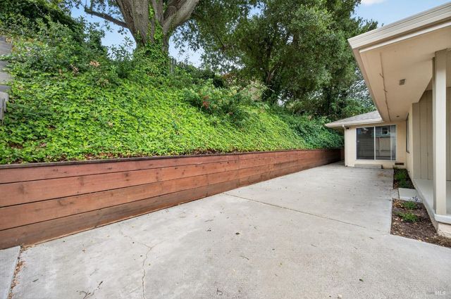411 Valle Vista Ave, Vallejo, CA 94590