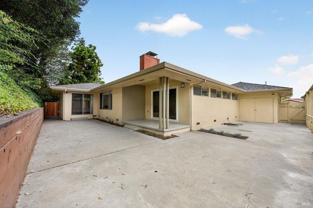 411 Valle Vista Ave, Vallejo, CA 94590