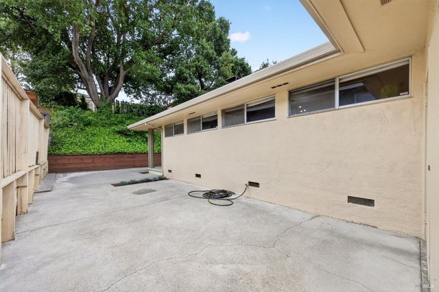 411 Valle Vista Ave, Vallejo, CA 94590