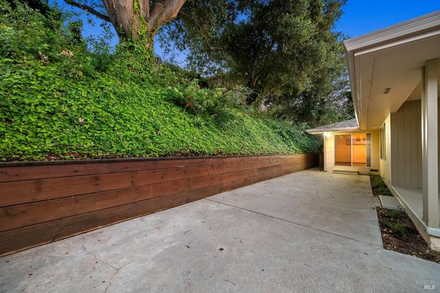 411 Valle Vista Ave, Vallejo, CA 94590