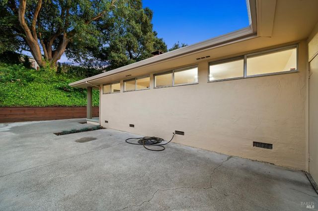 411 Valle Vista Ave, Vallejo, CA 94590