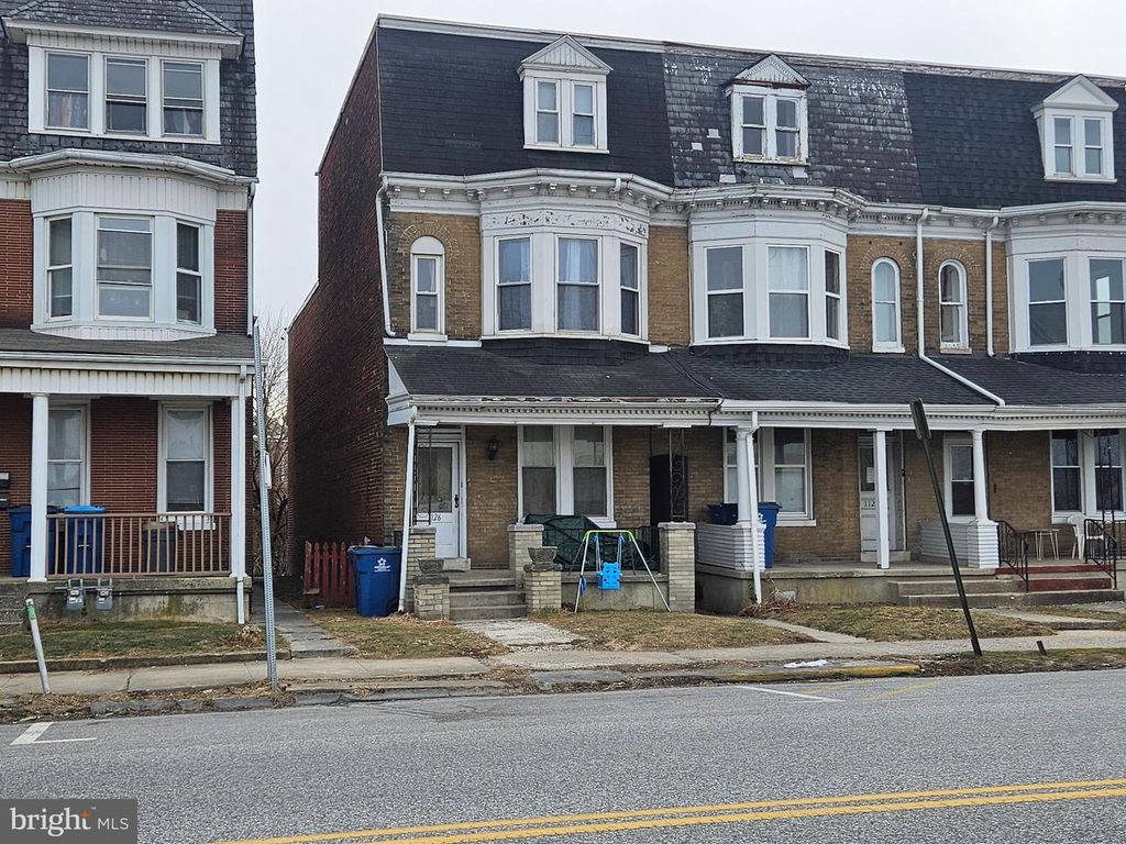 1126 W MARKET ST, York, PA 17404