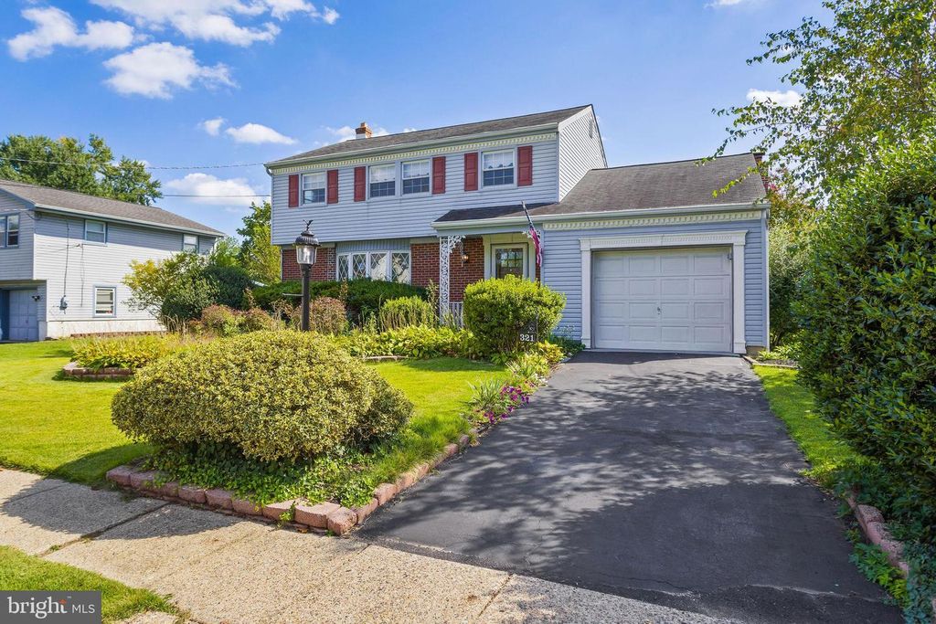 321 N ARTHUR DRIVE DR, Edgewater Park, NJ 08010