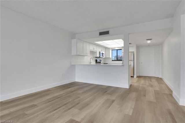 4280 SE 20th PL 402, Cape Coral, FL 33904