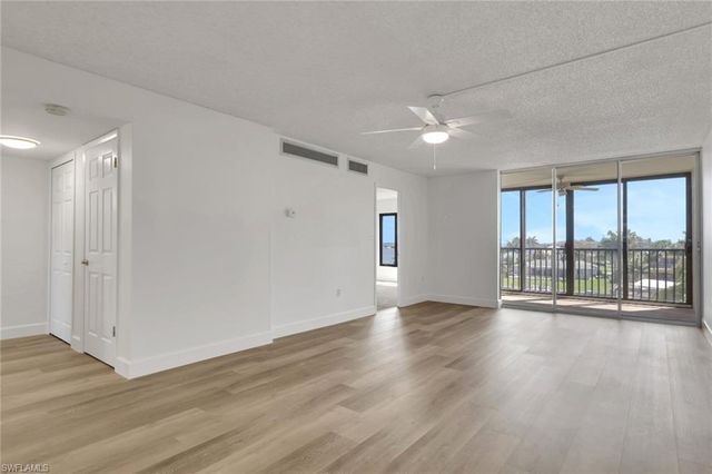 4280 SE 20th PL 402, Cape Coral, FL 33904