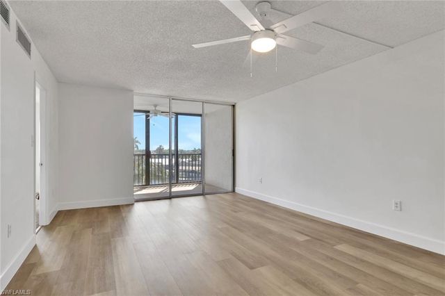 4280 SE 20th PL 402, Cape Coral, FL 33904