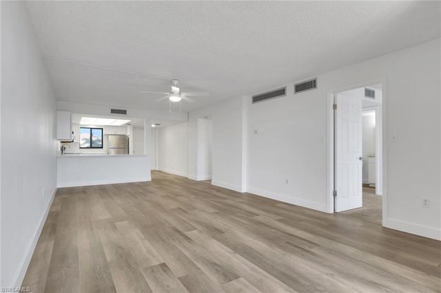 4280 SE 20th PL 402, Cape Coral, FL 33904