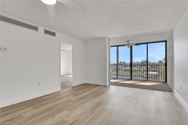 4280 SE 20th PL 402, Cape Coral, FL 33904