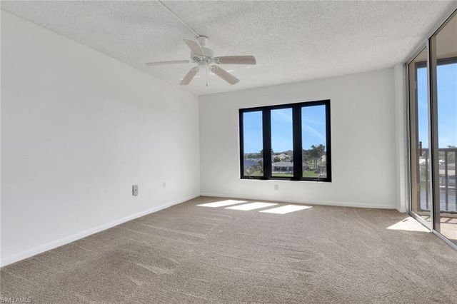 4280 SE 20th PL 402, Cape Coral, FL 33904