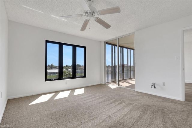 4280 SE 20th PL 402, Cape Coral, FL 33904