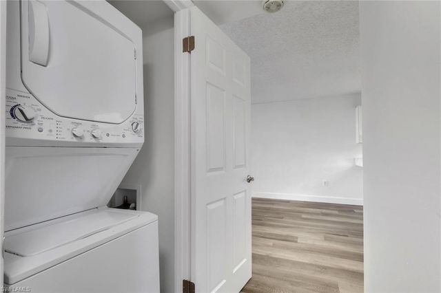 4280 SE 20th PL 402, Cape Coral, FL 33904