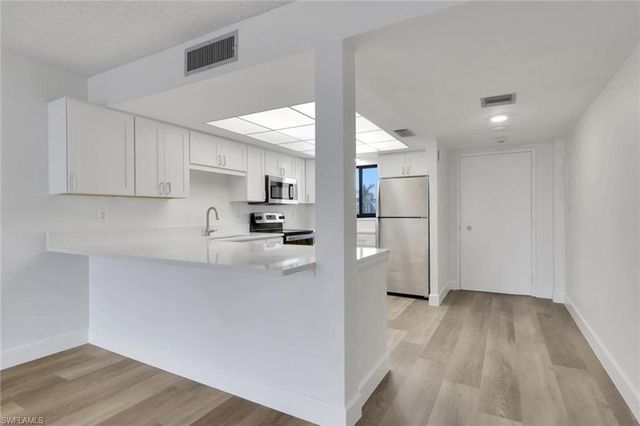 4280 SE 20th PL 402, Cape Coral, FL 33904