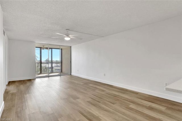 4280 SE 20th PL 402, Cape Coral, FL 33904