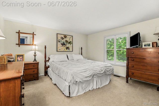 4071 Shore Crest Drive, West Bloomfield Charter Township, MI 48323