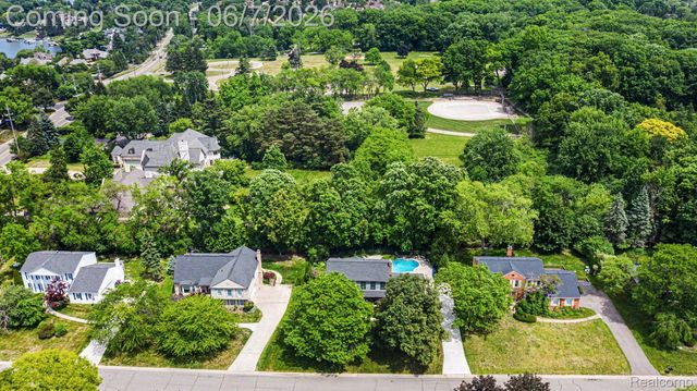 4071 Shore Crest Drive, West Bloomfield Charter Township, MI 48323