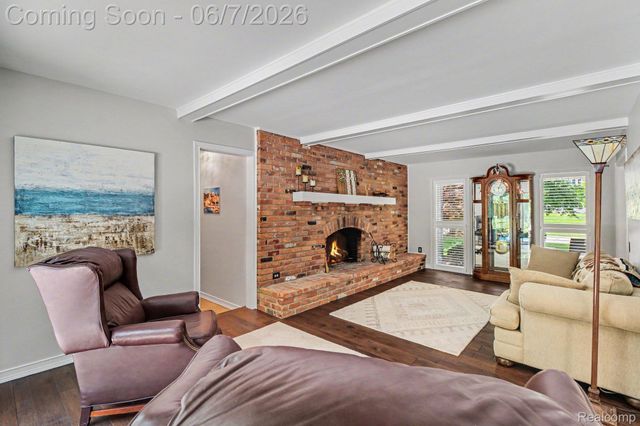 4071 Shore Crest Drive, West Bloomfield Charter Township, MI 48323
