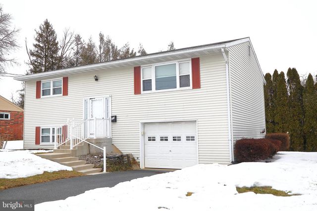 213 N LOCUST ST, Lititz, PA 17543