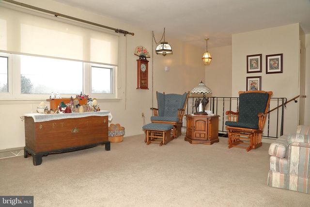 213 N LOCUST ST, Lititz, PA 17543