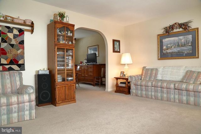 213 N LOCUST ST, Lititz, PA 17543